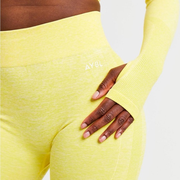 AYBL seamless long sleeve crop top yellow size medium with cut outs - Picture 4 of 7
